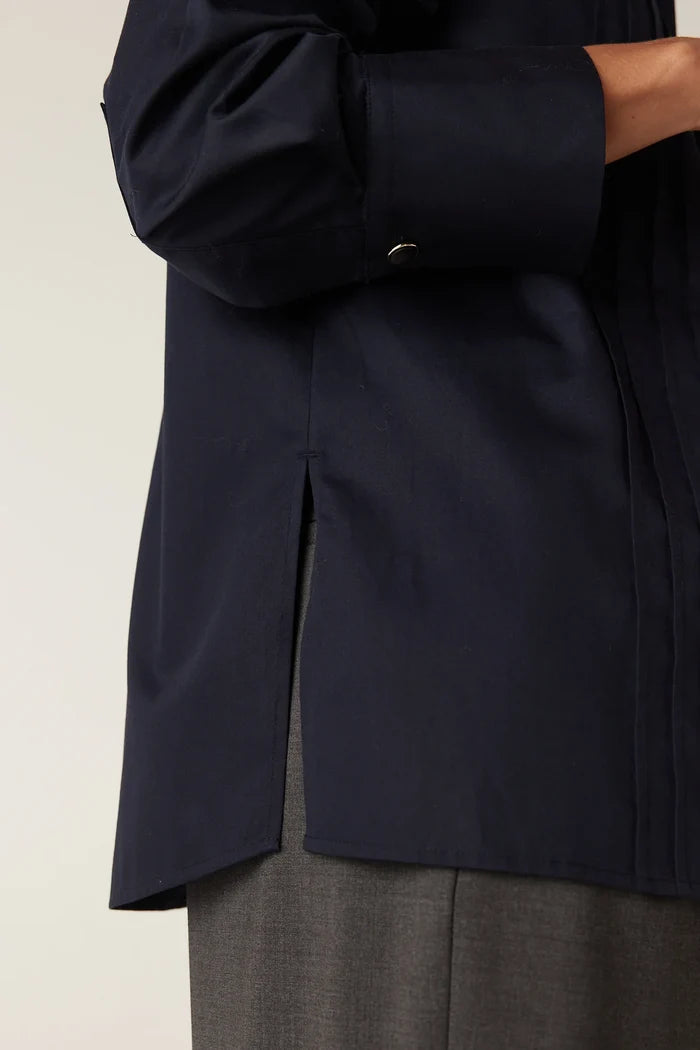 CHESTER PINTUCK SHIRT | Navy