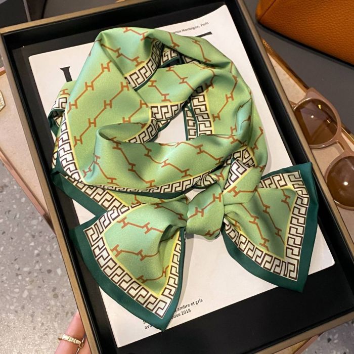 Green & Ivory H-Pattern Satin Feel Neck Scarf