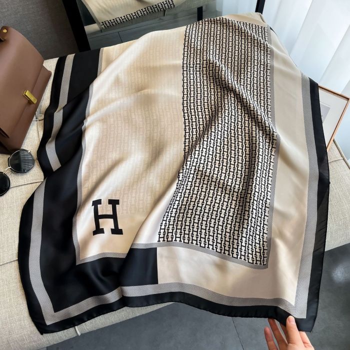 H Black & Natural Ivory Satin Feel Scarf