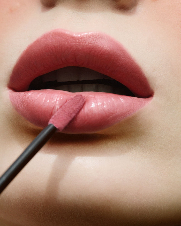 HIGHR Blue Jeans Glossing Lip Oil