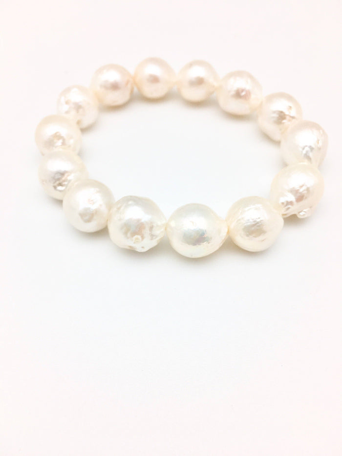 In2 design | White Baroque Pearl Beaded Bracelet