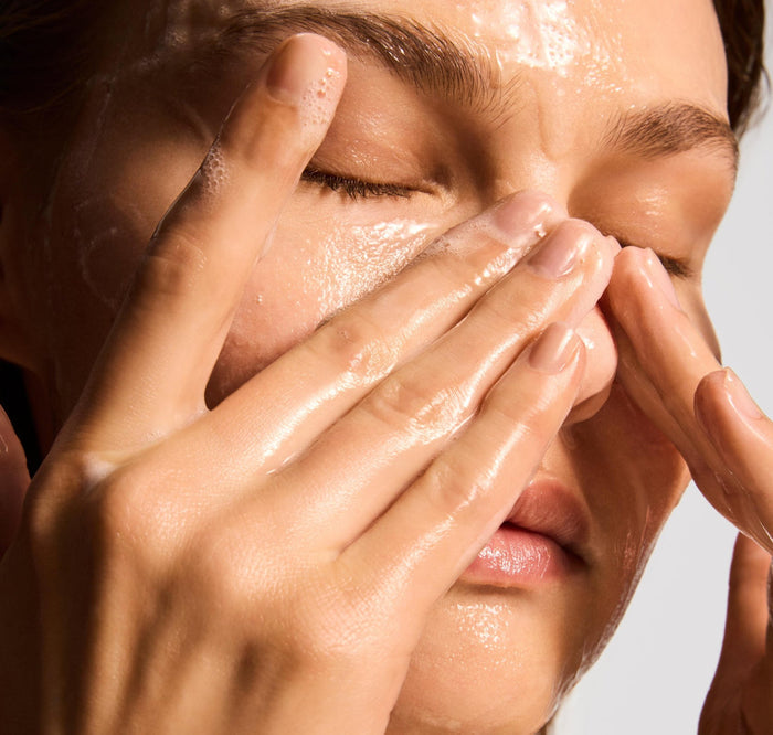 IS Clinical Skin Care IS Clinical Cleansing Complex