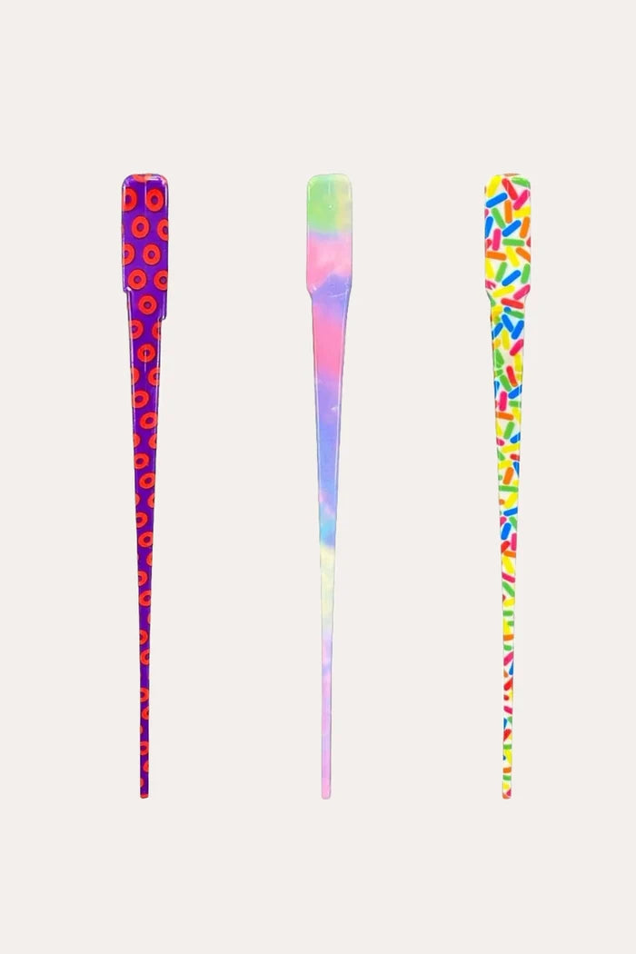 RED PATTERNED EDGE BRUSH RED BEAUTY