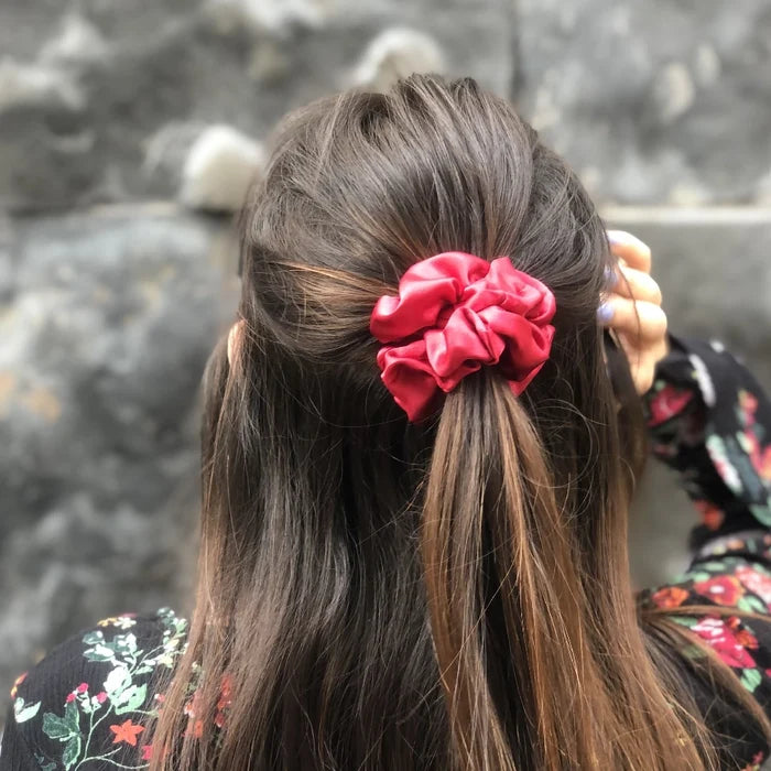 Hair accessories gift box: bergamot perfume mist, scrunchies, claw clip & candle