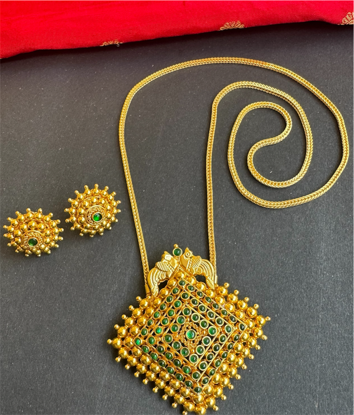 The Amitava Silver Square Pendant & Earrings - Green