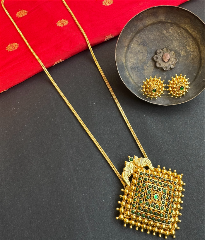 The Amitava Silver Square Pendant & Earrings - Green