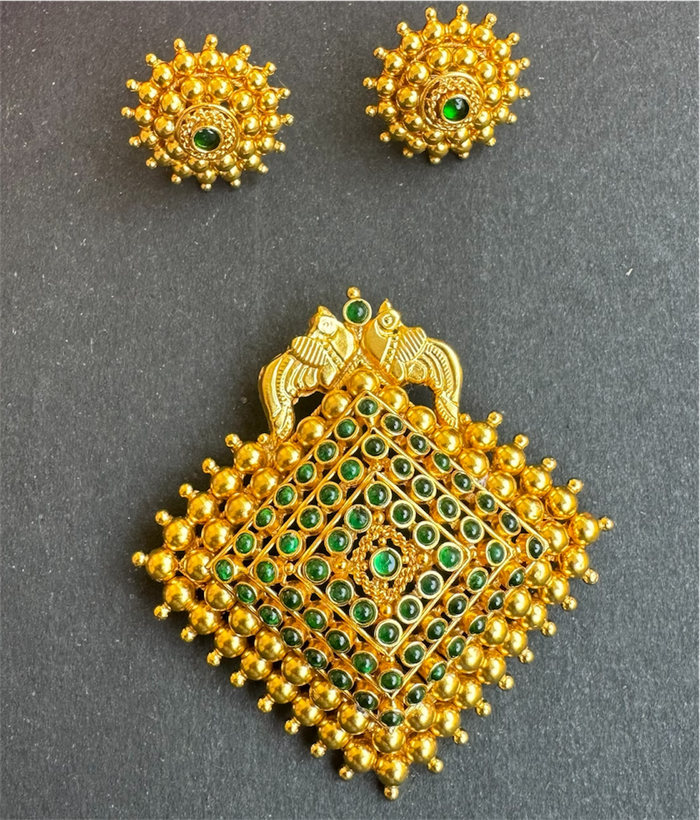 The Amitava Silver Square Pendant & Earrings - Green