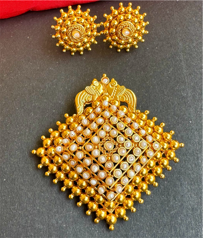 The Amitava Silver Square Pendant & Earrings - Pearl