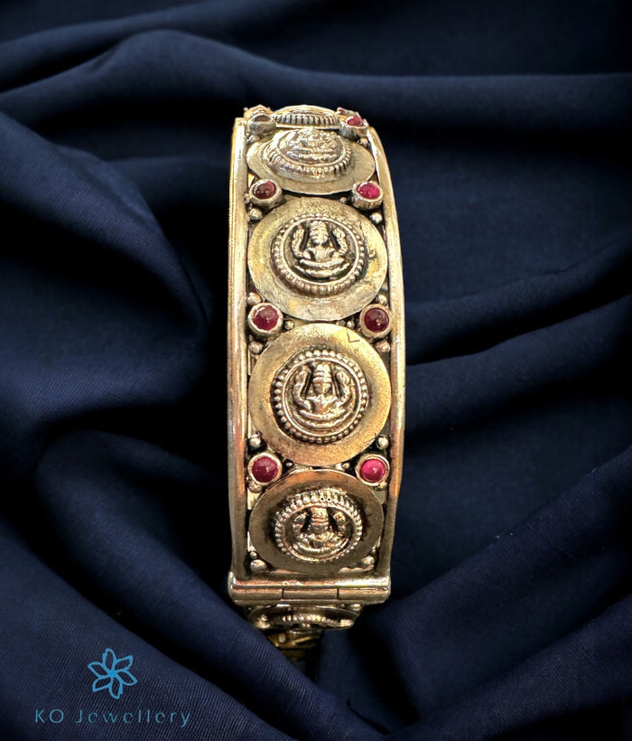 The Aryahi Silver Lakshmi Coin Openable Kada Bracelet-Single(Oxidised/Size 2.2/2.4/2.6/2.8)