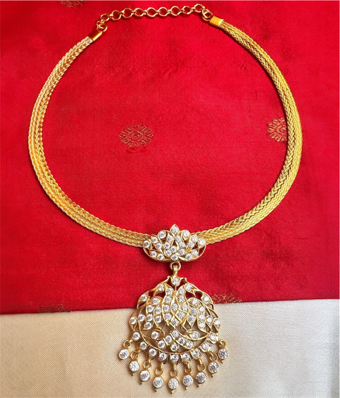The Ciyaara Silver Closed-setting Stone Pendant