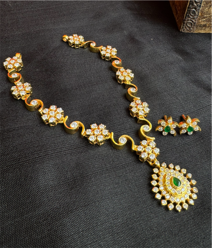 The Krisha Silver Closed-setting Diamond Look Necklace