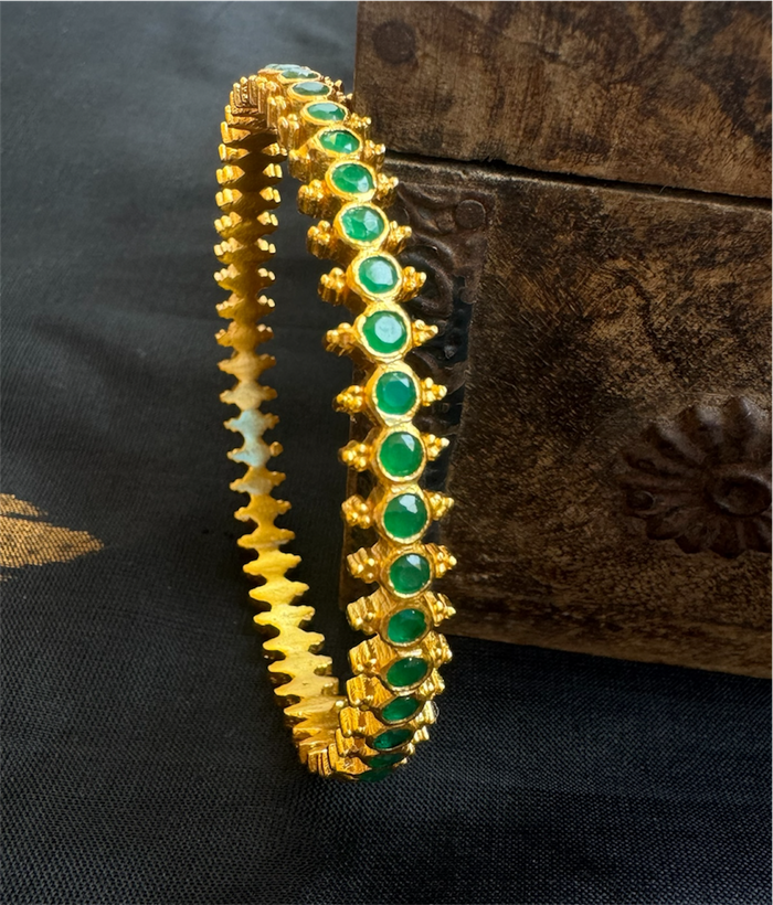 The Pragya Silver Kemp Green Bangle-Single (Red/Size 2.2/2.4/2.6/2.8)