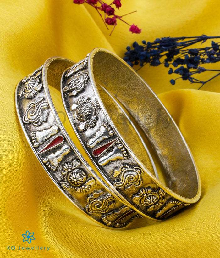 The Shankhu, Chakra Silver Bangle- Single (Oxidised/Size 2.2/2.4/2.6/2.8)