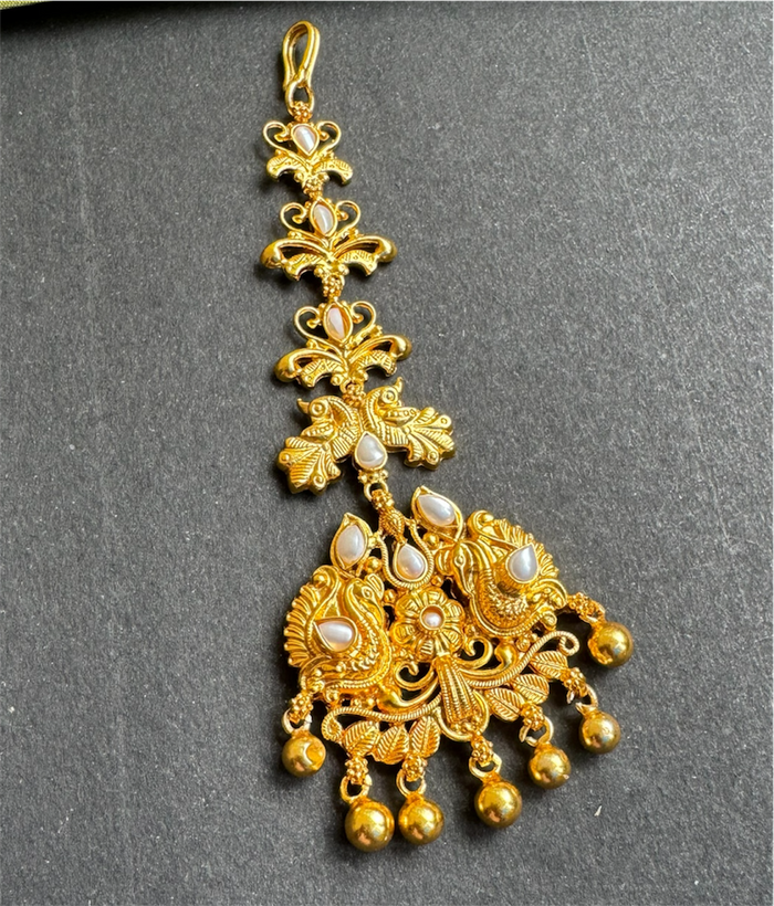 The Svarnika Silver Peacock Bridal Maang Tikka (Pearl)