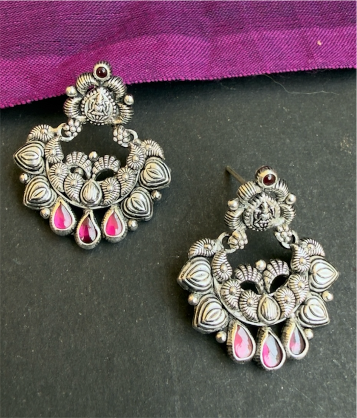 The Vihitha Silver Necklace