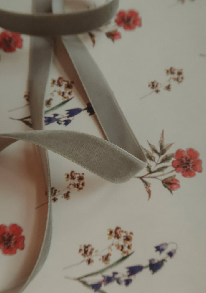 Velvet ribbon GRAY length 2,5m/width 16mm - Magnolia Lane co. Home + Garden + Gift